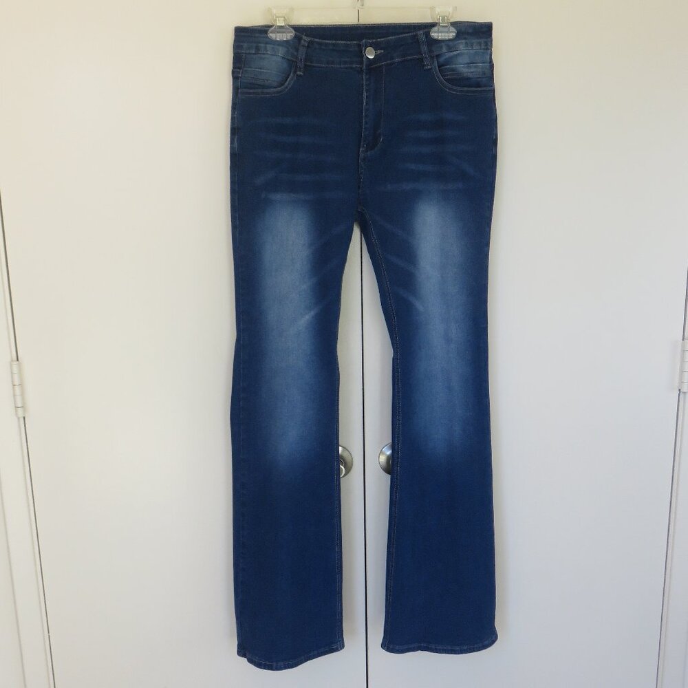 Dark Blue Jeans Bootcut Stretch with Distress......126